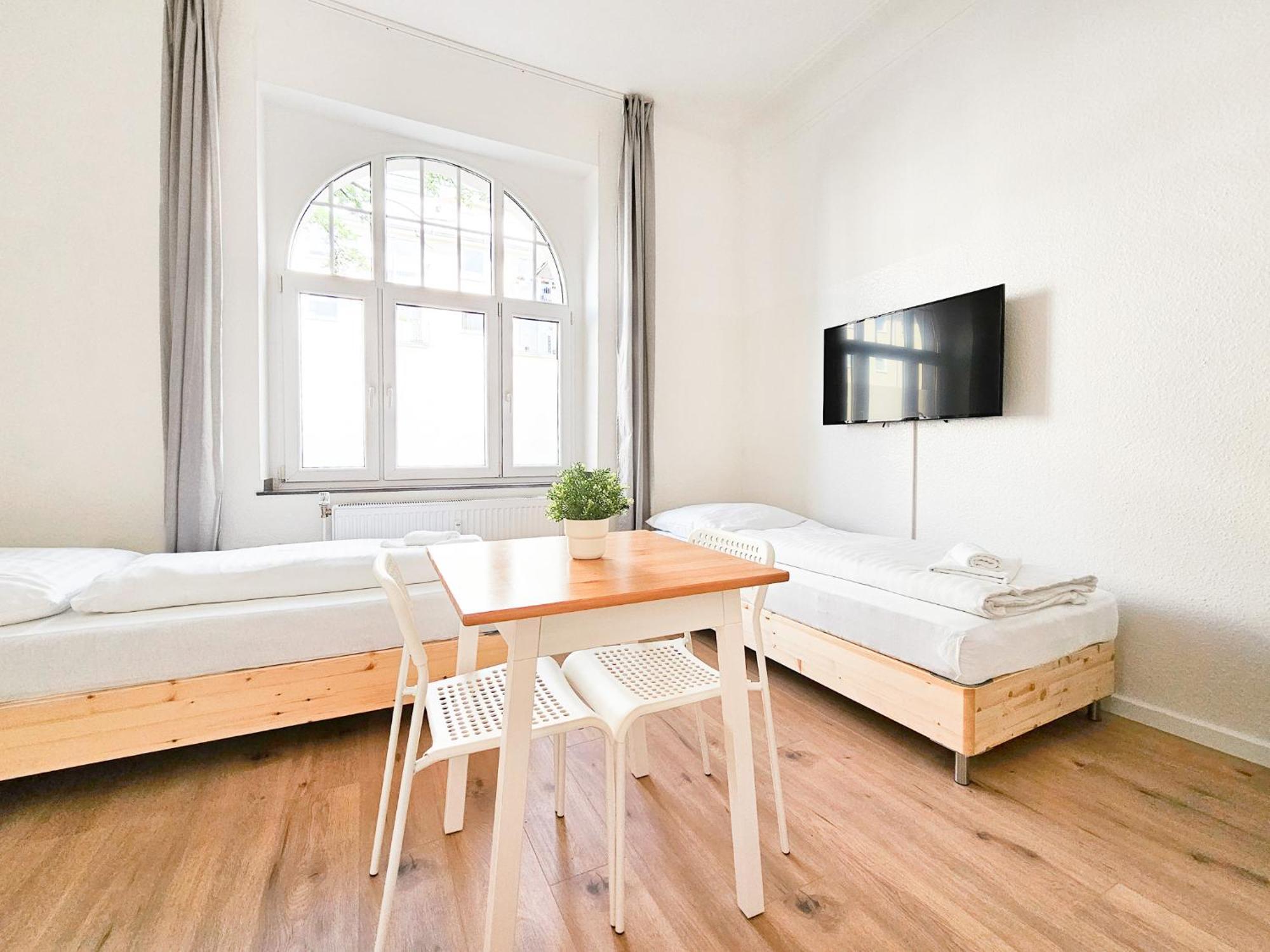 דיסלדורף Raj Living - Studio Wohnungen - 15 Min Zur Messe Dus מראה חיצוני תמונה